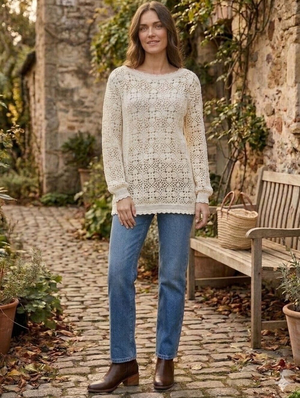BEAUTIFUL WHITE KNIT Long Sleeved Sweater, Floral Detail